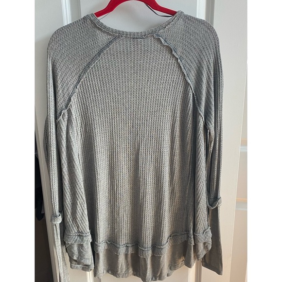 Gray v-neck free people mixed media top - small - Picture 2 of 3